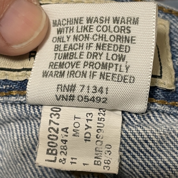 L.L. Bean Men's Relaxed Jeans - Blue Light Wash - Picture 12 of 12